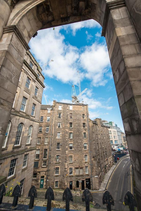 Downtown And Central 1 Bed In Edinburgh, Sleeps 4 Exterior photo